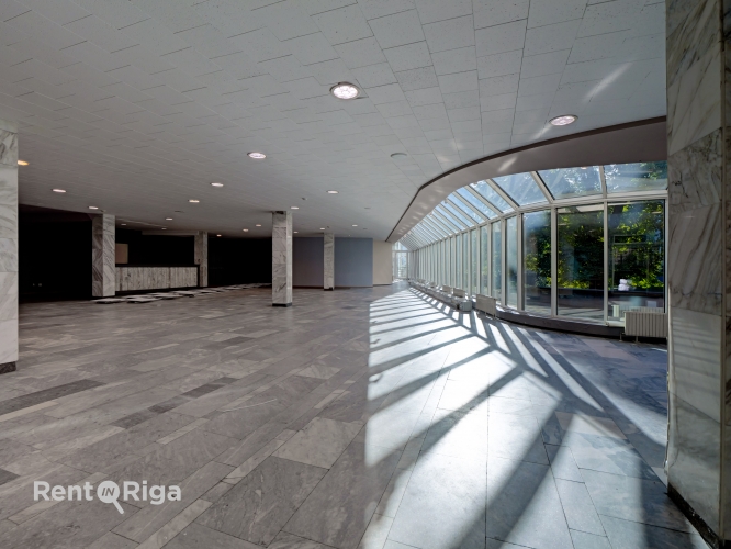 Sludinājumi. Kafejnīcas telpas ar terasi pie kanāla leģendārajā Kongresu namā.  Telpas sastāv no lielas, gaišas Cena: 2480 EUR/mēn Foto #4