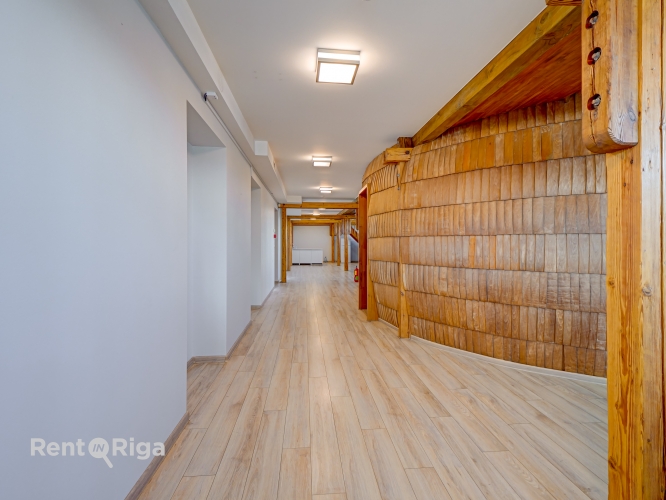 Объявление. Divu līmeņu biroja telpas prestižā vietā  Elizabetes ielā.  Šis birojs apvieno modernu dizainu ar Цена: 1309 EUR/мес. Foto #5