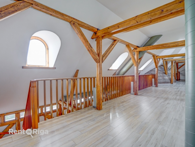 Объявление. Divu līmeņu biroja telpas prestižā vietā  Elizabetes ielā.  Šis birojs apvieno modernu dizainu ar Цена: 1309 EUR/мес. Foto #9