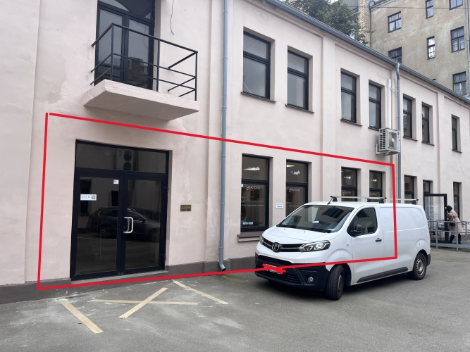 Sludinājumi. Iznomā biroju telpas.  Telpas var izmantot gan tirdzniecībai, gan biroja vajadzībām.  Telpu kopējā Cena: 500 EUR/mēn Foto #2