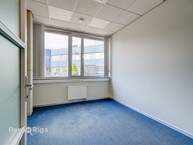 Sludinājumi. Biroja telpas ar bonusu - tiešo izeju uz terasi!  Jauns birojs mūsdienīgā biroju ēkā. Telpas ir Cena: 668 EUR/mēn Foto #3