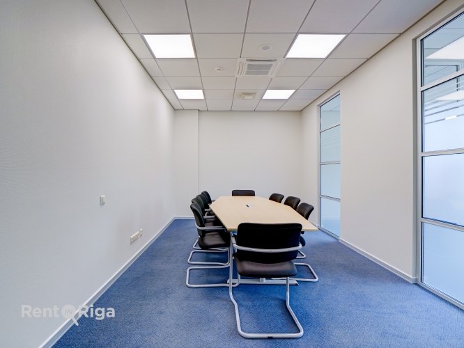 Sludinājumi. Biroja telpas ar bonusu - tiešo izeju uz terasi!  Jauns birojs mūsdienīgā biroju ēkā. Telpas ir Cena: 668 EUR/mēn Foto #2