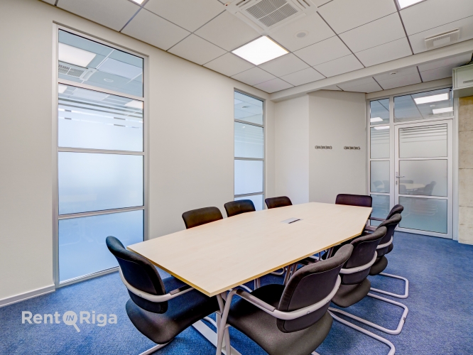 Sludinājumi. Biroja telpas ar bonusu - tiešo izeju uz terasi!  Jauns birojs mūsdienīgā biroju ēkā. Telpas ir Cena: 668 EUR/mēn Foto #1