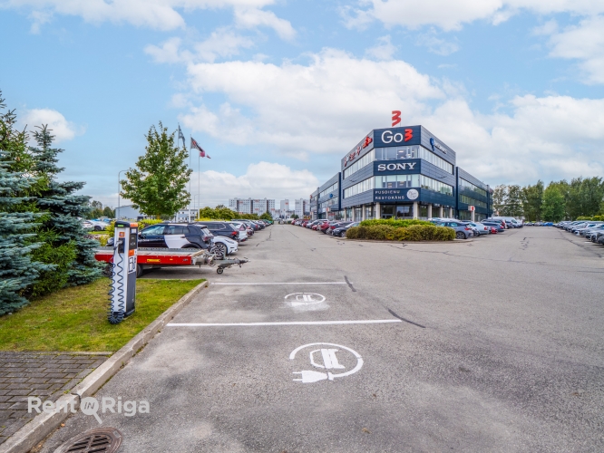 Sludinājumi. Tirdzniecības telpas pirmajā stāvā ar atsevišķu ieeju un ērtu piekļuvi piegādēm/klientiem.  Ieeja Cena: 490 EUR/mēn Foto #7