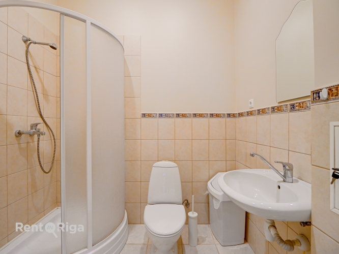 Sludinājumi. Izīrē biroja telpas privātā un koptā īpašumā.  Piedāvājam nomai biroju klusā un zaļā apkaimē, kur Cena: 920 EUR/mēn Foto #9