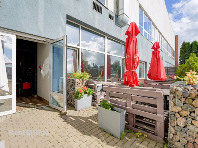 Sludinājumi. Kvalitatīvs, kompakta izmēra birojs renovētā ēkā  Ganību dambī 24D.  Birojs atrodas ēkas 6. stāvā, Cena: 171 EUR/mēn Foto #9