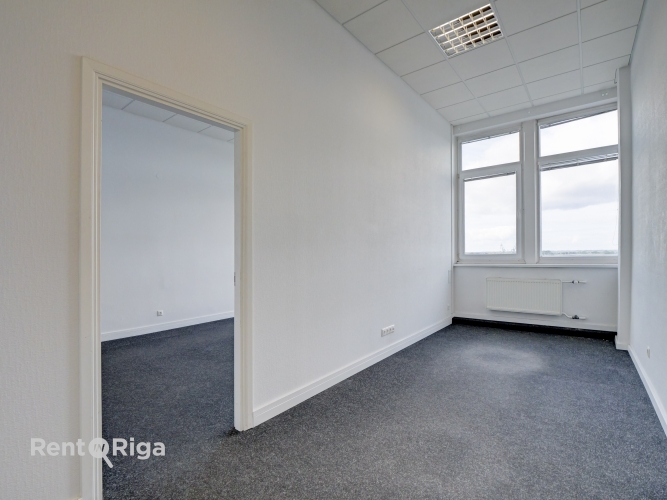 Sludinājumi. Kvalitatīvs, kompakta izmēra birojs renovētā ēkā  Ganību dambī 24D.  Birojs atrodas ēkas 7. stāvā, Cena: 232 EUR/mēn Foto #2