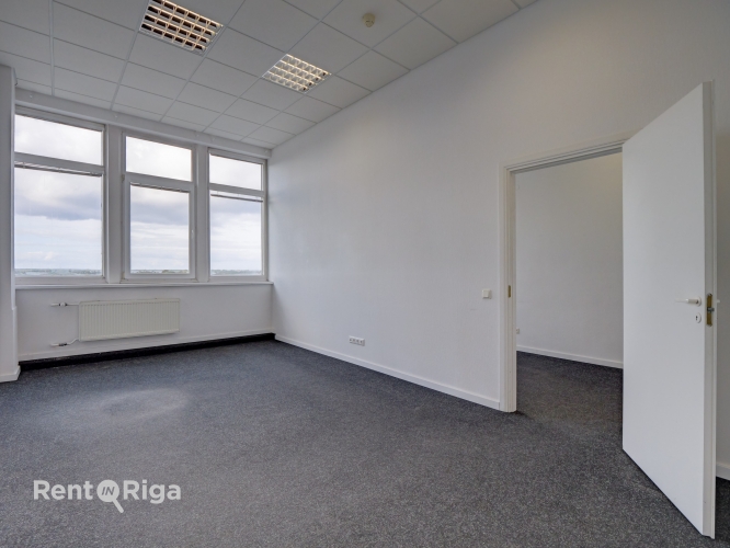 Sludinājumi. Kvalitatīvs, kompakta izmēra birojs renovētā ēkā  Ganību dambī 24D.  Birojs atrodas ēkas 7. stāvā, Cena: 232 EUR/mēn Foto #4