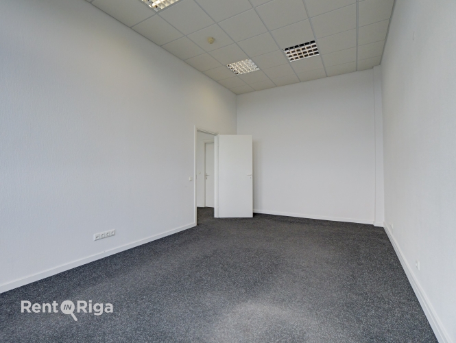Sludinājumi. Kvalitatīvs, kompakta izmēra birojs renovētā ēkā  Ganību dambī 24D.  Birojs atrodas ēkas 7. stāvā, Cena: 232 EUR/mēn Foto #5