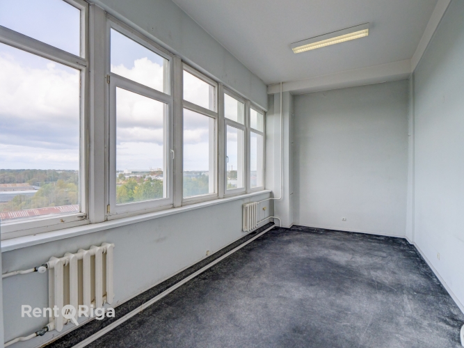 Sludinājumi. Kvalitatīvs, kompakta izmēra birojs renovētā ēkā  Ganību dambī 24D.  Birojs atrodas ēkas 7. stāvā, Cena: 268 EUR/mēn Foto #4