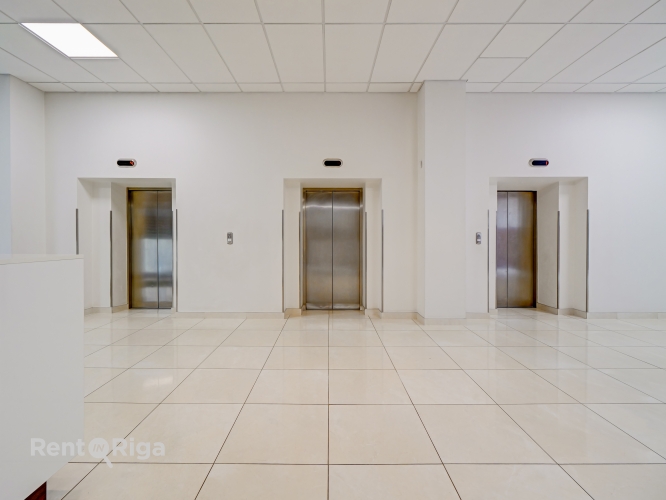 Sludinājumi. Kvalitatīvs, kompakta izmēra birojs renovētā ēkā - Ganību dambī 24D.  Birojs izvietots ēkas 8. Cena: 280 EUR/mēn Foto #9