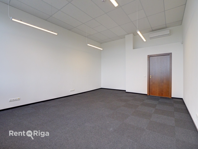 Sludinājumi. Kvalitatīvs, kompakta izmēra birojs renovētā ēkā - Ganību dambī 24D.  Birojs izvietots ēkas 8. Cena: 280 EUR/mēn Foto #2