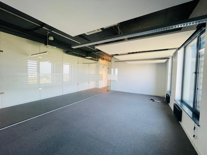 Sludinājumi. Biroja telpas biroju ēkas Place Eleven 13. stāvā.  Birojs tiks kosmētiski atsvaidzināts atbilstoši Cena: 2720 EUR/mēn Foto #6