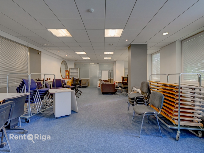 Sludinājumi. Birojs pie \'Dominas\'.  Ēka atrodas 2 kvartālu attālumā no tirdzniecibas centra \'Domina\'.  Gaišas, Cena: 2169 EUR/mēn Foto #6