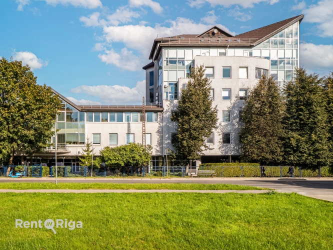 Sludinājumi. Birojs pie \'Dominas\'.  Ēka atrodas 2 kvartālu attālumā no tirdzniecibas centra \'Domina\'.  Gaišas, Cena: 2169 EUR/mēn Foto #1