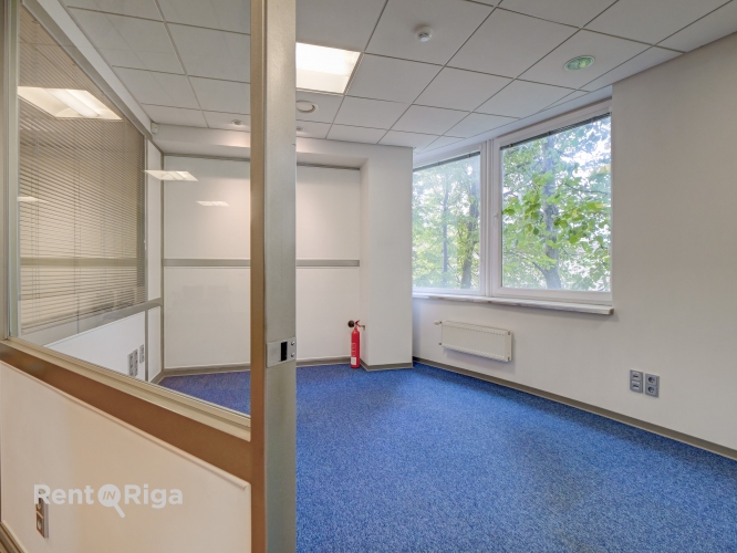 Sludinājumi. Pārdod biroja telpas pie \'Dominas\'.  Ēka atrodas 2 kvartālu attālumā no tirdzniecibas centra Cena: 307275 EUR Foto #9