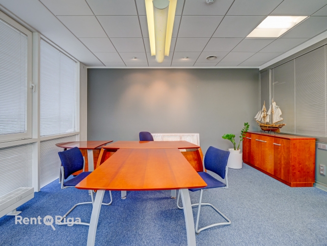 Sludinājumi. Pārdod biroja telpas pie \'Dominas\'.  Ēka atrodas 2 kvartālu attālumā no tirdzniecibas centra Cena: 307275 EUR Foto #7