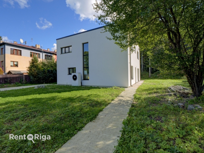 Sludinājumi. Namīpašums Jūrkalnes ielā, lieliska iespēja investīcijām!  Pārdod namīpašumu ar izcilu atrašanās Cena: 350000 EUR Foto #3