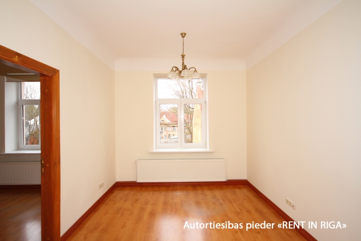 Объявление. Oфис в ухоженном офисном здании недалеко от ул. Калнциема  Обслуживание включено в арендную плату.  Цена: 599 EUR/мес. Foto #6