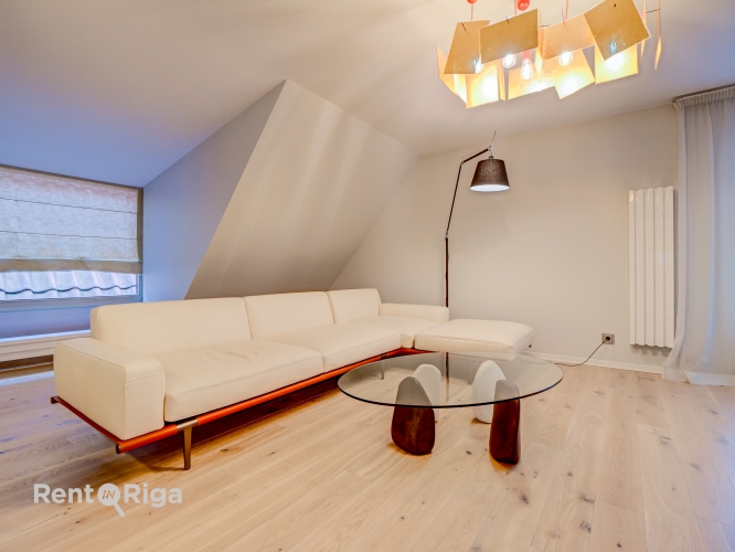 Sludinājumi. Vilhelma Nami Miesnieku ielā 13, 15 un 17 iespējams ir iekārojamākās adresēs Rīgā. Senatnes elpa Cena: 780000 EUR Foto #7