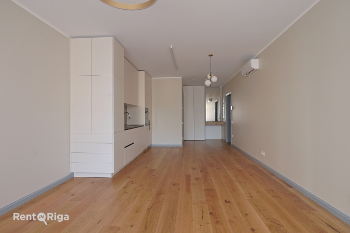 Sludinājumi. Funkcionāli pārdomāts un moderns dzīvoklis Rīgas vēsturiskajā centrā.  Piedāvājumā ir elegants 2 Cena: 830 EUR/mēn Foto #4