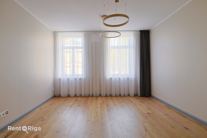 Sludinājumi. Funkcionāli pārdomāts un moderns dzīvoklis Rīgas vēsturiskajā centrā.  Piedāvājumā ir elegants 2 Cena: 830 EUR/mēn Foto #5