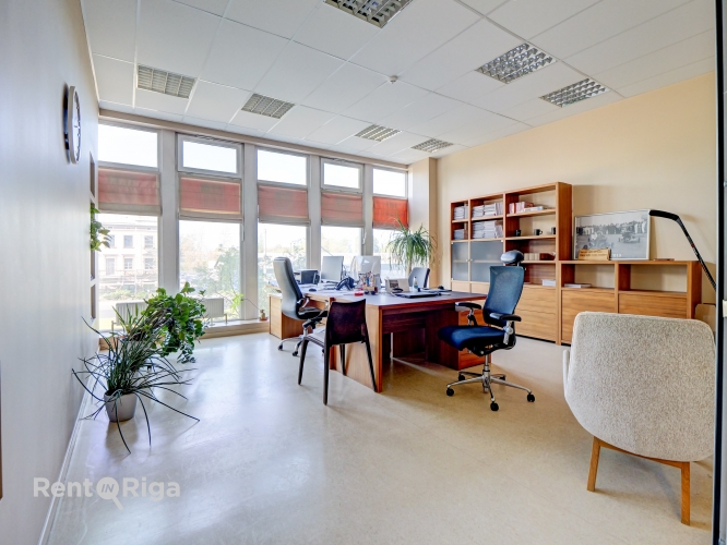 Sludinājumi. Nomai pieejams kvalitatīvs, plaša izmēra birojs renovētā ēkā - Ganību dambī 24D.  Birojs atrodas Cena: 3861 EUR/mēn Foto #4