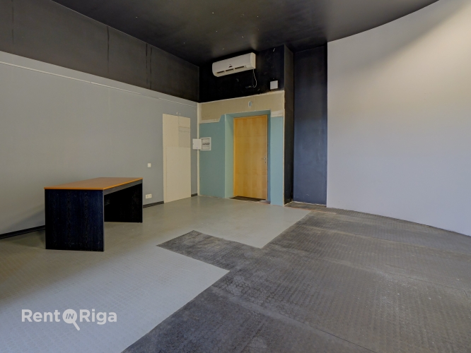 Объявление. Качественный, компактный офис в реновированном здании  ул. Ганибу дамбис 24D.  Офис расположен на Цена: 155 EUR/мес. Foto #3