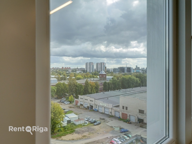 Sludinājumi. Kvalitatīvs, kompakta izmēra birojs renovētā ēkā - Ganību dambī 24D.  Birojs izvietots ēkas 8. Cena: 200 EUR/mēn Foto #3