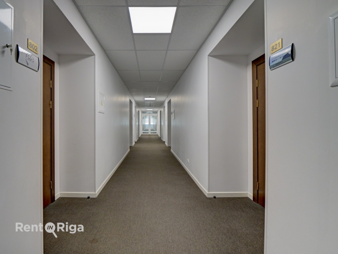 Sludinājumi. Kvalitatīvs, kompakta izmēra birojs renovētā ēkā - Ganību dambī 24D.  Birojs izvietots ēkas 8. Cena: 200 EUR/mēn Foto #4