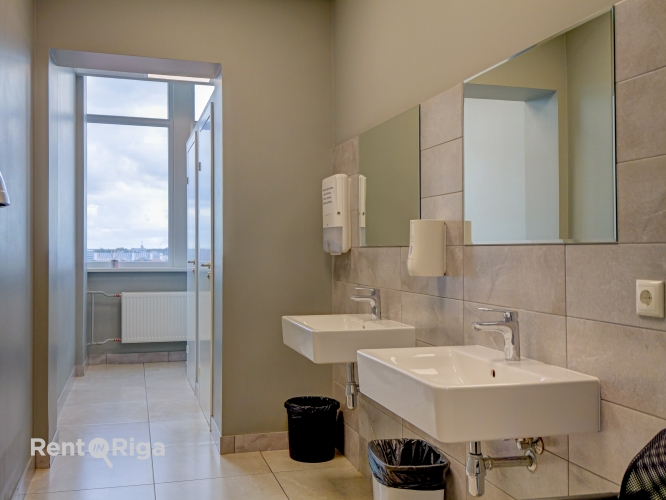 Sludinājumi. Kvalitatīvs, kompakta izmēra birojs renovētā ēkā - Ganību dambī 24D.  Birojs izvietots ēkas 8. Cena: 221 EUR/mēn Foto #6