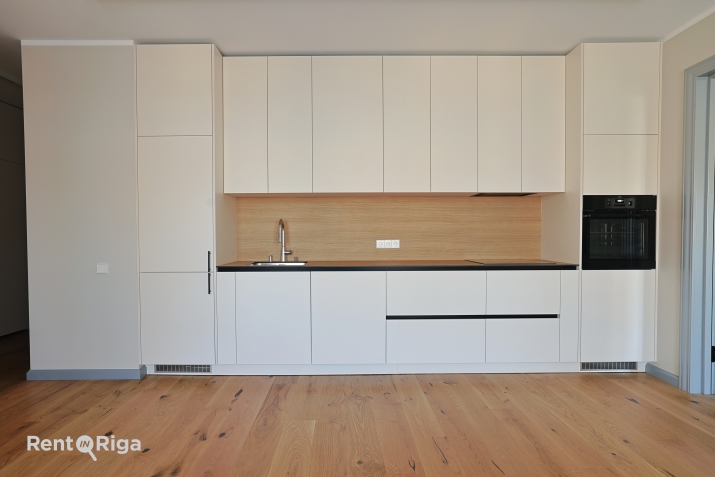 Sludinājumi. Funkcionāli pārdomāts un moderns dzīvoklis Rīgas vēsturiskajā centrā.  Piedāvājumā ir elegants 2 Cena: 800 EUR/mēn Foto #3