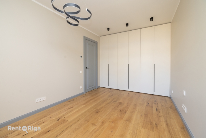 Sludinājumi. Funkcionāli pārdomāts un moderns dzīvoklis Rīgas vēsturiskajā centrā.  Piedāvājumā ir elegants 2 Cena: 800 EUR/mēn Foto #7