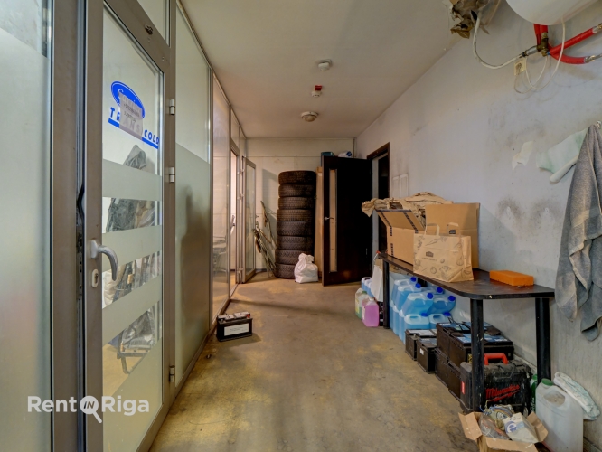 Sludinājumi. Telpas piemērotas autoservisa vajadzībām Pļavniekos  Piedāvājumā nomai telpas ar lielisku Cena: 3000 EUR/mēn Foto #7