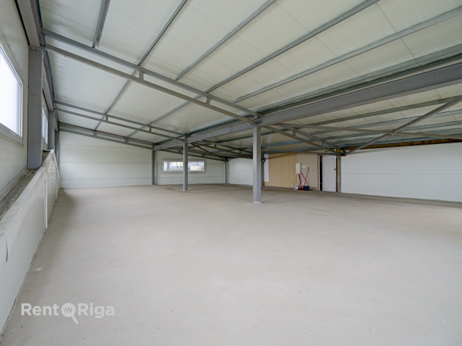 Sludinājumi. Ražošanas telpas Pļavniekos bez apkures. Nomas maksa norādīta par telpām to esošajā stāvoklī.  Cena: 413 EUR/mēn Foto #3