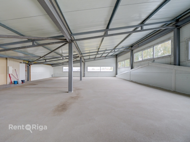 Sludinājumi. Ražošanas telpas Pļavniekos bez apkures. Nomas maksa norādīta par telpām to esošajā stāvoklī.  Cena: 413 EUR/mēn Foto #5