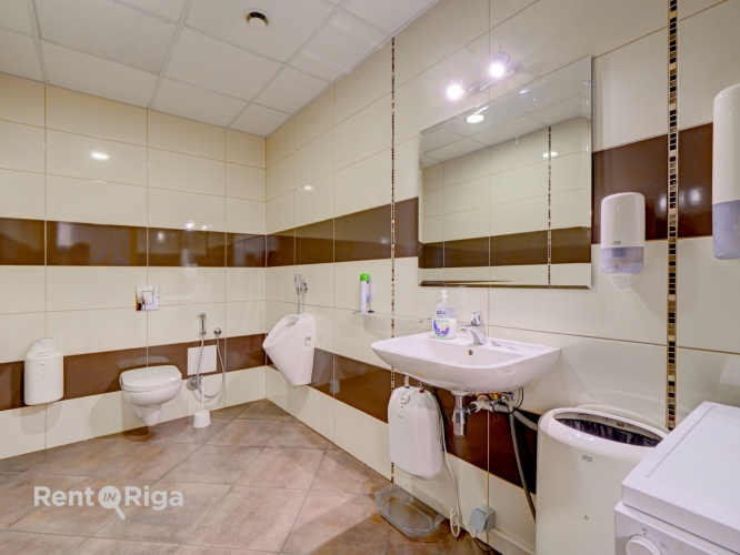 Sludinājumi. Ražošanas telpas Pļavniekos bez apkures. Nomas maksa norādīta par telpām to esošajā stāvoklī.  Cena: 413 EUR/mēn Foto #9