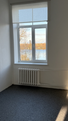 Sludinājumi. Izīrē 3 istabu dzīvokli ar skatu uz Vecrīgu un Daugavu  Bauskas iela 134a.  Pieejams ilgtermiņā un Cena: 495 EUR/mēn Foto #6