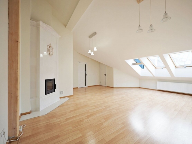 Объявление. Продаётся элегантная и просторная 4-комнатная квартира в центре Риги. В отреставрированном здании, Цена: 269500 EUR Foto #5