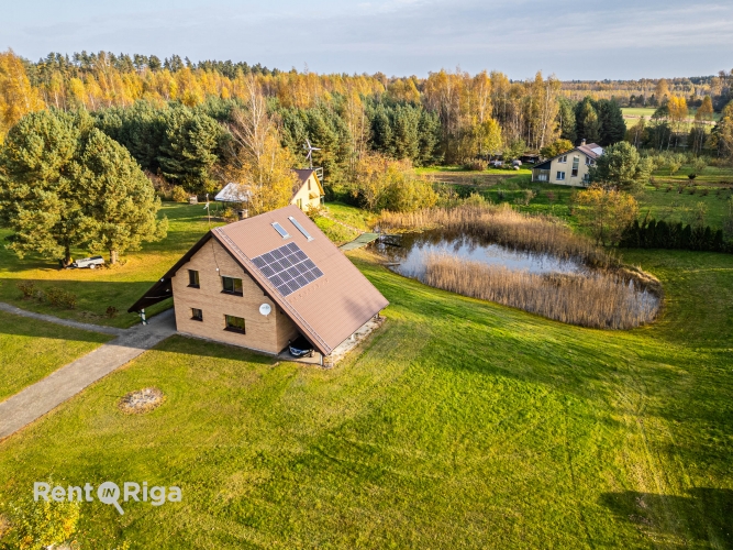Sludinājumi. Iespēja apvienot dzīvi dabā ar uzņēmējdarbību vienā īpašumā!  Pārdod īpašumu, kas apvieno Cena: 226000 EUR Foto #1