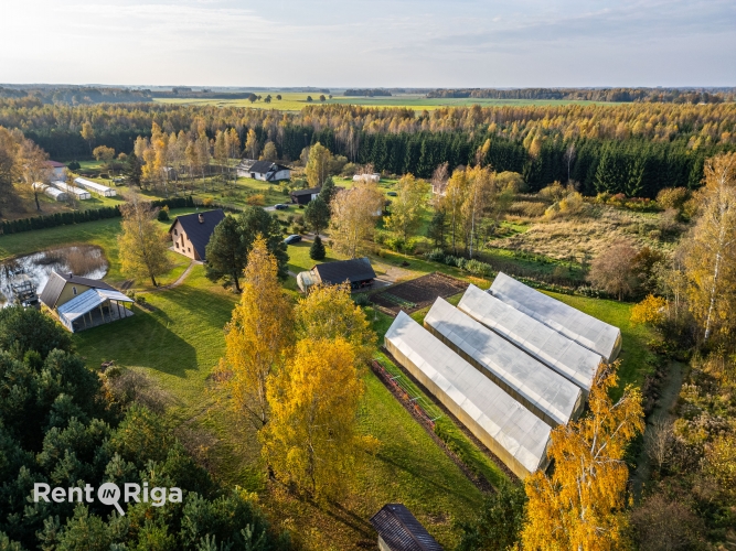 Sludinājumi. Iespēja apvienot dzīvi dabā ar uzņēmējdarbību vienā īpašumā!  Pārdod īpašumu, kas apvieno Cena: 226000 EUR Foto #2