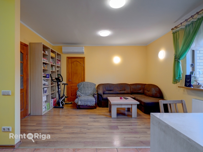 Sludinājumi. Iespēja apvienot dzīvi dabā ar uzņēmējdarbību vienā īpašumā!  Pārdod īpašumu, kas apvieno Cena: 226000 EUR Foto #6