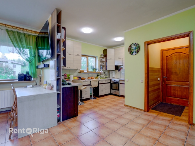 Sludinājumi. Iespēja apvienot dzīvi dabā ar uzņēmējdarbību vienā īpašumā!  Pārdod īpašumu, kas apvieno Cena: 226000 EUR Foto #5