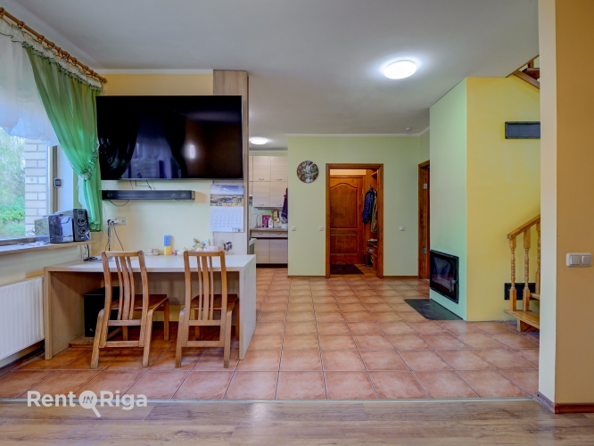 Sludinājumi. Iespēja apvienot dzīvi dabā ar uzņēmējdarbību vienā īpašumā!  Pārdod īpašumu, kas apvieno Cena: 226000 EUR Foto #8