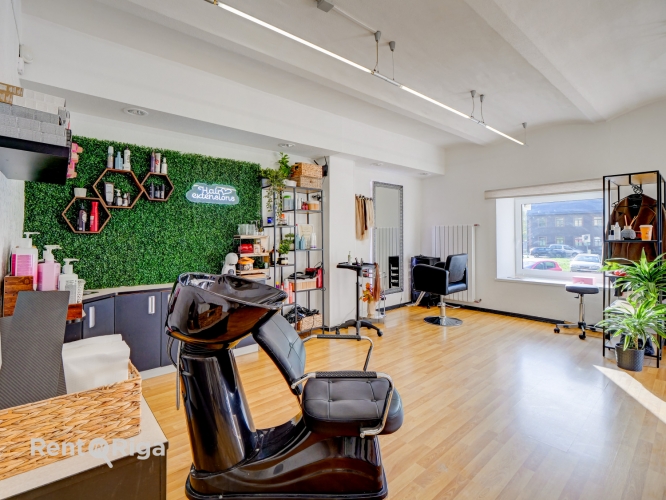 Объявление. Коммерческие помещения на первом этаже  идеально подходят для салона или сферы услуг  Предлагаются Цена: 1000 EUR/мес. Foto #8