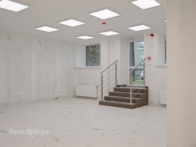 Sludinājumi. Jaunas, plašas un modernas telpas Klusajā centrā  Piedāvājam nomai mūsdienīgas un stilīgas Cena: 1002 EUR/mēn Foto #1