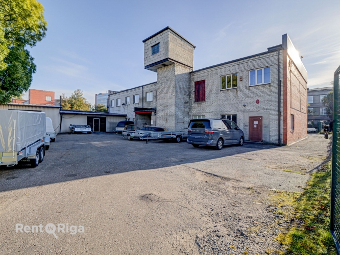 Объявление. Tirzniecības/noliktavas telpas ar savu teritoriju Ganību dambī.  Par objektu: Tiek iznomāta 2. Цена: 3500 EUR/мес. Foto #3