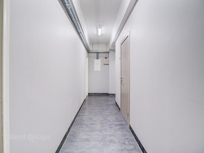 Sludinājumi. IZNOMĀ BIROJU KRASTA BIROJOS, MAZĀ KRASTA IELĀ 83, RĪGĀ  Biroja telpas 51.6 m platībā modernā Cena: 310 EUR/mēn Foto #5