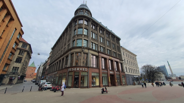 Sludinājumi. Birojs Vecrīgā, renovētā ēkā, 6. stāvā (ieeja no ēkas fasādes).  + Platība sastāv no open space Cena: 4635 EUR/mēn Foto #7