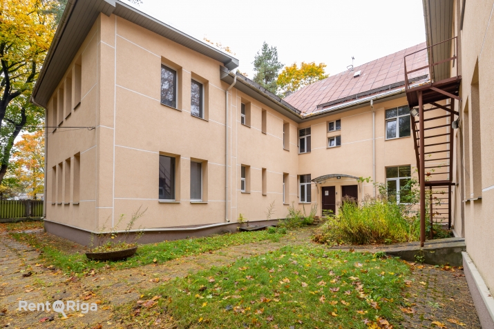 Sludinājumi. Iegādei tiek piedāvāts nekustamais īpašums Kapseļu ielā.  Īpašums sastāv no zemes gabala 3781 m Cena: 1.07e+06 EUR Foto #2